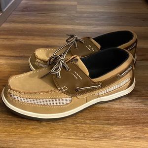 Mens size 9 boat shoes
